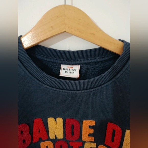 Colorful Text Sweatshirt - Picture 3 of 4